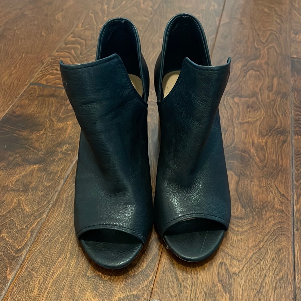 Steve Madden black leather shoes
